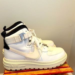 Rarely worn NIKE AF1 Summit.